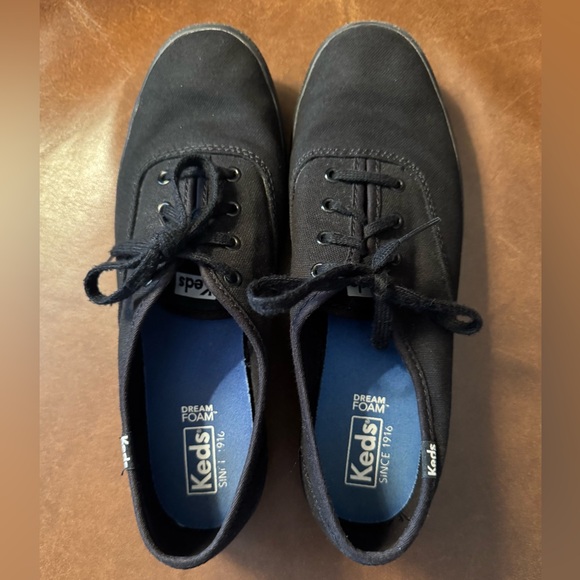 Keds Champion Canvas Lace-Up Size 8 Sneakers - Picture 2 of 5